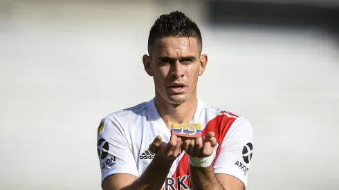 River va a la carga por Rafael Borré.