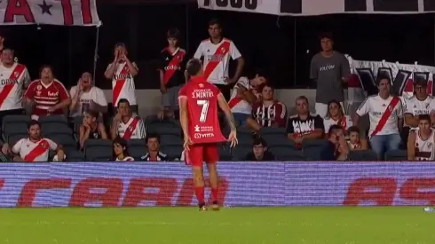 Santiago Montiel y su gesto a los hinchas.