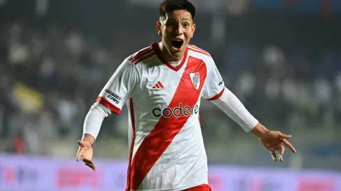 Tobías Leiva firmó su primer contrato