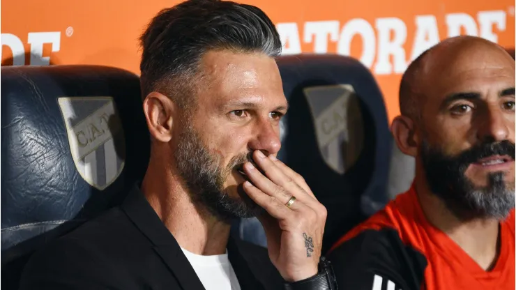 Boca Juniors cayó ante Lanús previo al Superclásico en la Copa de la Liga 3 image?src=https%3A%2F%2Fimages.lapaginamillonaria.com%2Fwebp%2Ffull%2FLPM 20240219 LPM 50574 GettyImages 2011628993 1 scaled e1708343410769