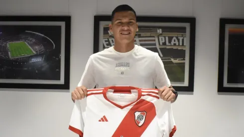 Andrés Herrera renovó su contrato por una temporada más.