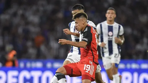 Echeverri jugó 11 minutos ante Talleres en el Kempes. (Foto: Getty).
