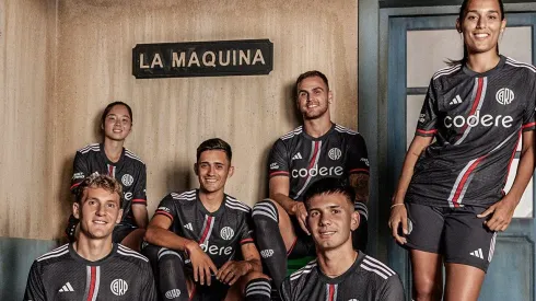 River presentó su nueva camiseta.