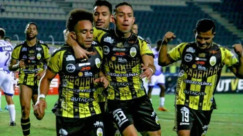 Deportivo Táchira venció a Metropolitanos y llega afilado contra River.