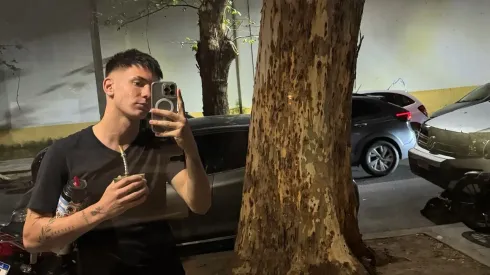 El termo de Franco Mastantuono, repleto de stickers de River y de Lionel Messi (FOTO: Instagram: @franco.mastantuono).