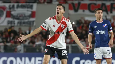 Nacho Fernández, otro partido en alza y ovación en el Monumental.