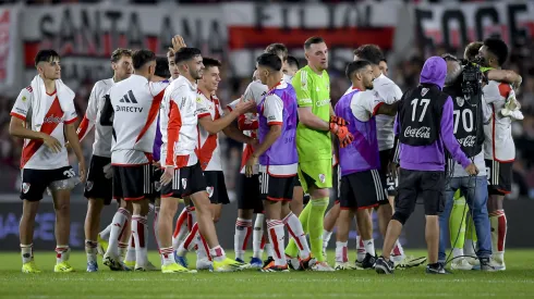 En River vencen dos contratos