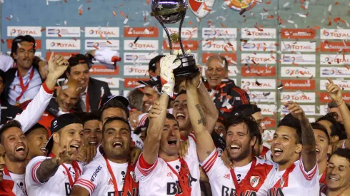 Fernando Cavenaghi celebrando uno de sus tantos títulos en River.