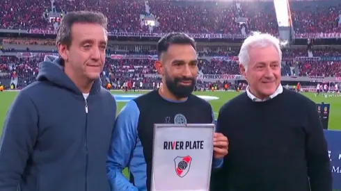 Ariel Rojas fue uno de los agasajados en la previa del partido.