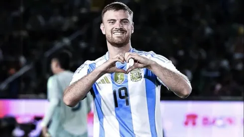 Lucas Beltrán dejó su huella goleadora en el triunfo ante Paraguay.