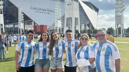 La familia de Julián Álvarez, firme junto al goleador de la Selección Argentina en la Copa América 2024 (FOTO: Instagram/ @emiliafferrero).