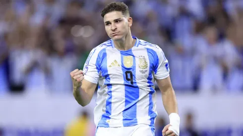 Julián Álvarez será titular esta noche ante Colombia.