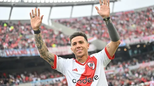 Enzo Fernández presente en el Monumental.