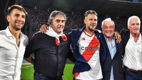 Demichelis junto a los principales dirigentes de River.