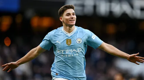 Julián Álvarez podría irse de Manchester City y son varios los clubes que lo quieren.