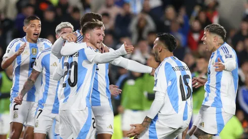 BUENOS AIRES, ARGENTINA - SEPTEMBER 05: Alexis Mac Allister of Argentina celebrates after scoring the team's first goal with teammates during the FIFA World Cup 2026 Qualifier match between Argentina and Chile at Estadio Más Monumental Antonio Vespucio Liberti on September 05, 2024 in Buenos Aires, Argentina. (Photo by Daniel Jayo/Getty Images)