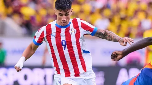 Adam Bareiro, el 9 de Paraguay ante Uruguay.