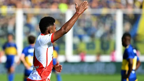 Miguel Borja festejando un gol ante Boca.