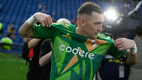 El gesto de Armani contra la hinchada de Boca.