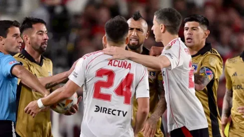 Marcos Acuña vs Arturo Vidal en River vs Colo Colo por la Copa Libertadores 2024.