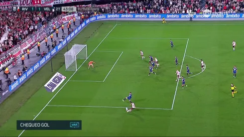 El VAR le anuló el gol de la victoria a River.