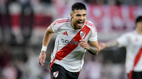 Paulo Díaz festeja un gol de River.