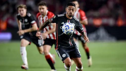 Manuel Lanzini todavía no contestó la oferta de renovación.