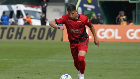 Lucas Esquivel, el lateral izquierdo que podría llegar a River.