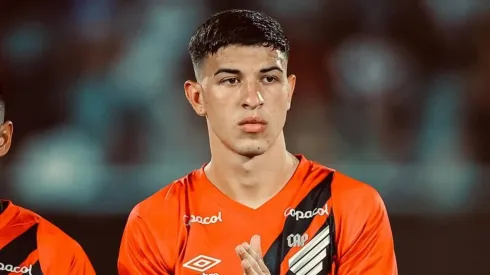 ¿Qué dijo el DT de Paranaense sobre la negociación con River por Lucas Esquivel?