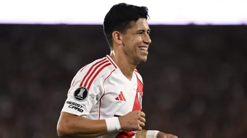 Lindo gesto de Meza con un niño.