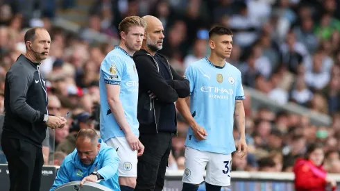 Echeverri saltó a la cancha junto a Kevin De Bruyne. (Foto: Getty).