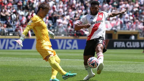 Miguel Borja jugó casi todo el segundo tiempo ante Urawa Red.