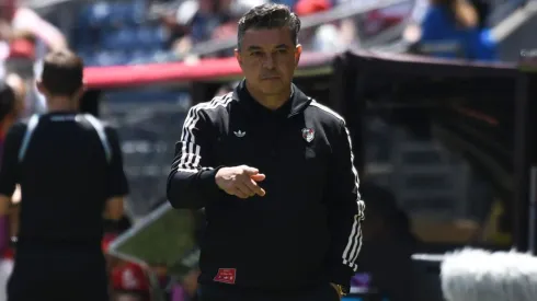 Gallardo define el once de River.