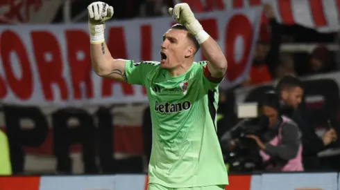 Armani se convirtió en el héroe, otra vez.