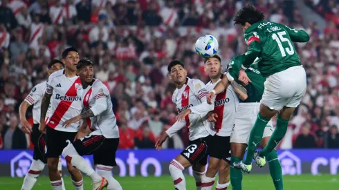 River sigue sufriendo la pelota parada.