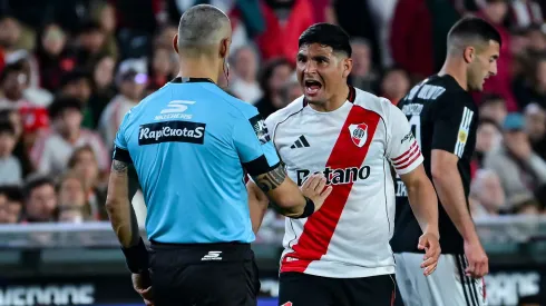 El delantero recibió la roja ante Riestra.