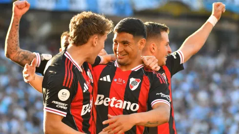 Salas abrió la cuenta en Rosario y fue autor del único gol del Más Grande para la clasificación.