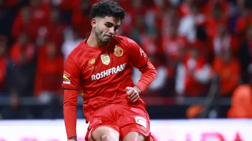 Simón fue titular, jugó todo el partido e incluso metió su penal en la vuelta de la final de la Liga MX.