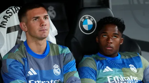 Mastantuono junto a Endrick, quien jugará en Lyon durante seis meses.