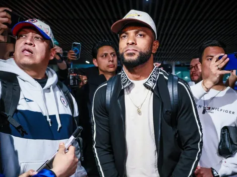 A días de quedar libre, Borja llegó a México para sumarse a Cruz Azul y no lo dejaron firmar camisetas