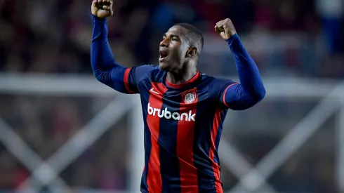 Romaña faltó a entrenar y presiona para irse de San Lorenzo.