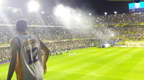 Esto es Boca: un hincha tiró caramelos para todos en la tribuna