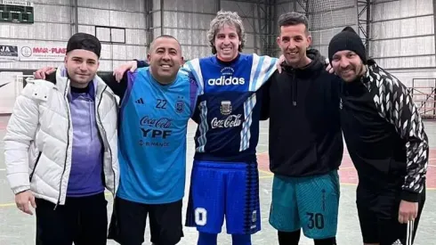 César La Palgia (a la izquierda) junto a ex compañeros y amigos del Parque