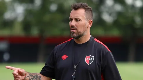 Fabbiani podría sorprender con el equipo para enfrentar a Boca.