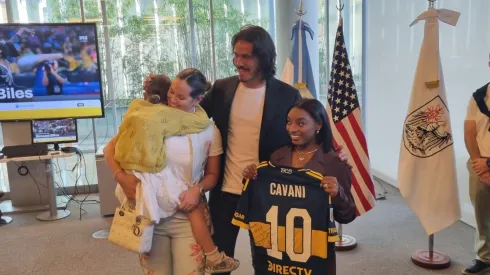 Cavani se sacó una foto junto a una reconocida atleta de Estados Unidos.