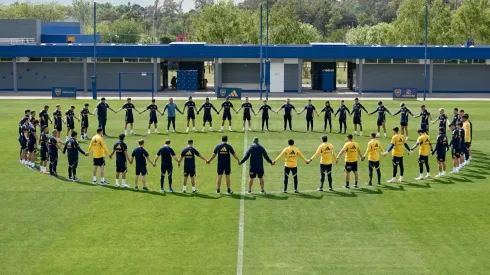 Los jugadores y Úbeda, unidos por Russo hacia un objetivo.
