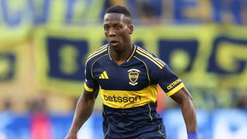 En Perú revelaron la cifra que pediría Boca por Advíncula.