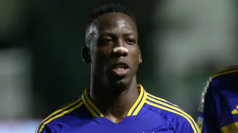 La condición que pone Advíncula para regresar al fútbol de Perú.