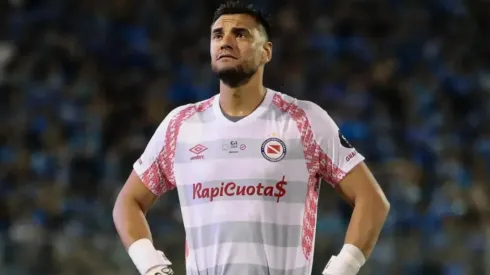 Romero está lesionado y no podrá atajar contra Boca.