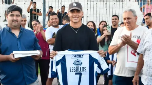 Zeballos aprovechó los últimos días del año para visitar su pueblo en Santiago del Estero.